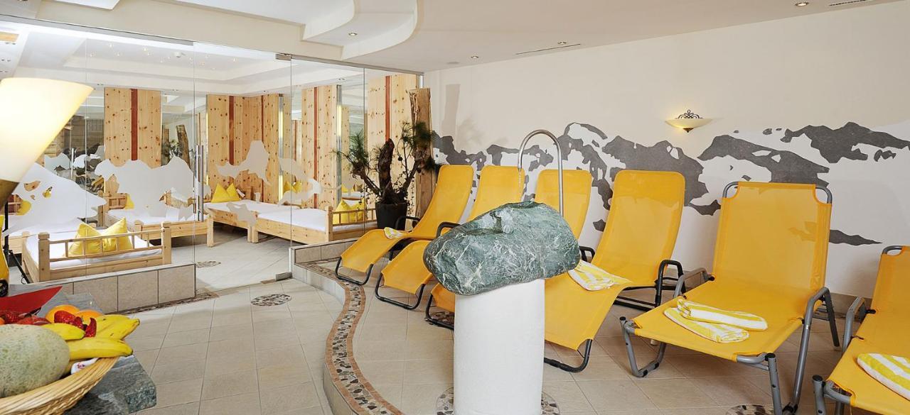 Kristall Hotel 3*