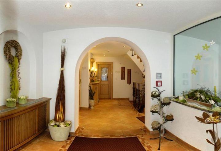 Kristall Hotel 3*